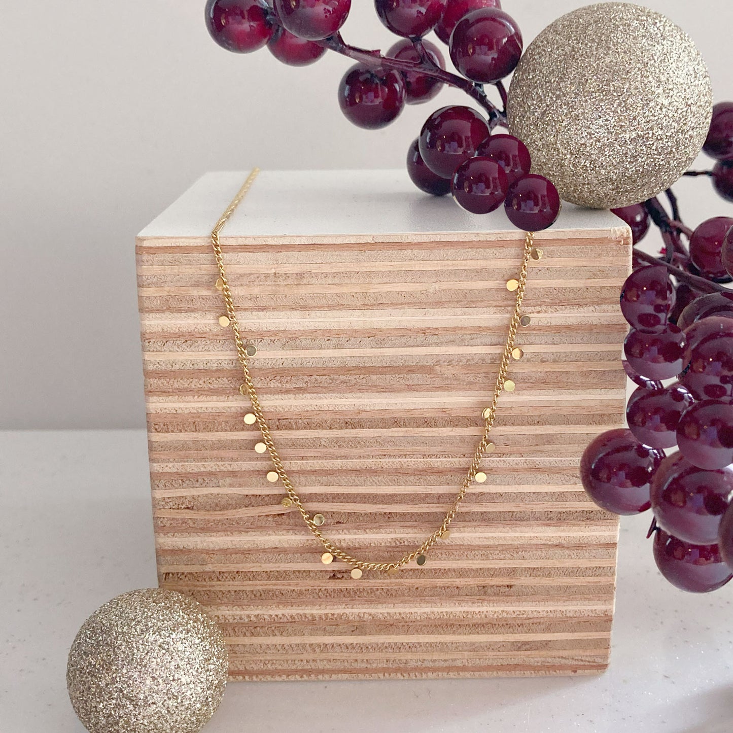Echtschmuck Adventskalender für Frauen inkl. 2 Schmucktabletts und Spiegel
